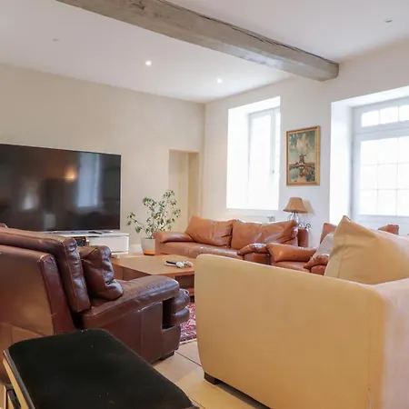 Holiday home Grande Maison Avec Jacuzzi, Animaux Admis, Proche Mortagne-au-perche - Fr-1-497-262 *